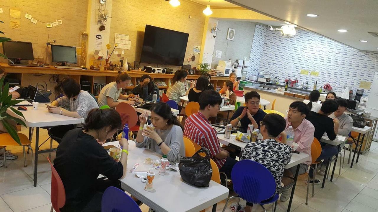 Goodstay Backpackers Gyeongju Guesthouse Extérieur photo